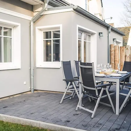 Mien Duuvke Holiday home *