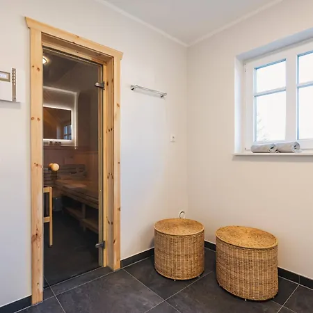 Mien Duuvke Holiday home Prerow
